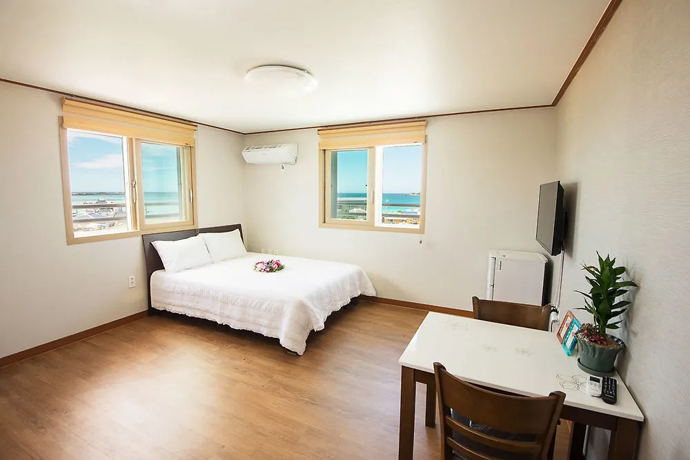 Hotel Silver Ocean Pension Jeju